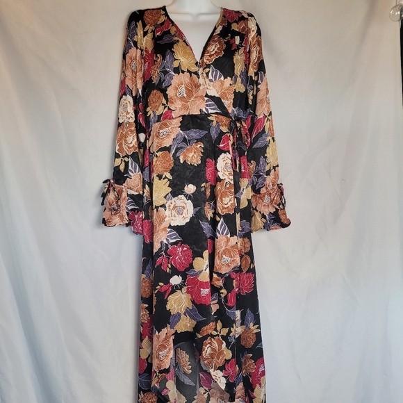 Band of the Free NWT Dark Floral Faux Wrap High Low Maxi Dress Women's Size M - Picture 2 of 15